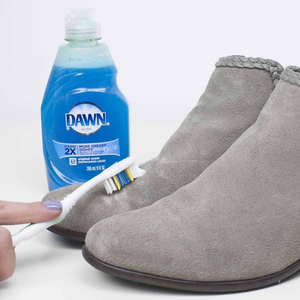 Как избавиться от запаха в обуви: 10 простых способов в домашних условиях
